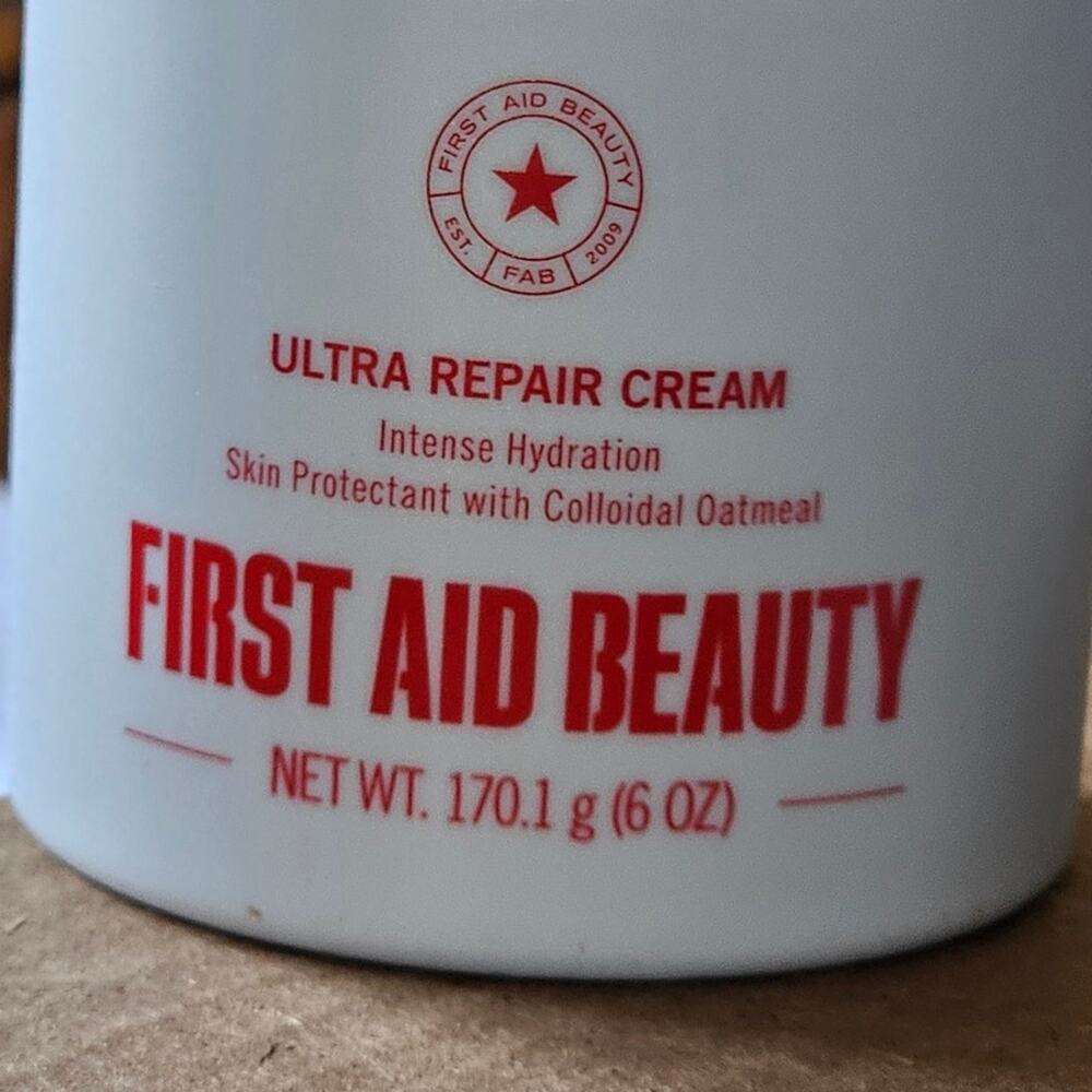 First Aid Beauty Ultra Repair Cream Intense Hydration, 6oz, New Unopened - Picture 2 of 5